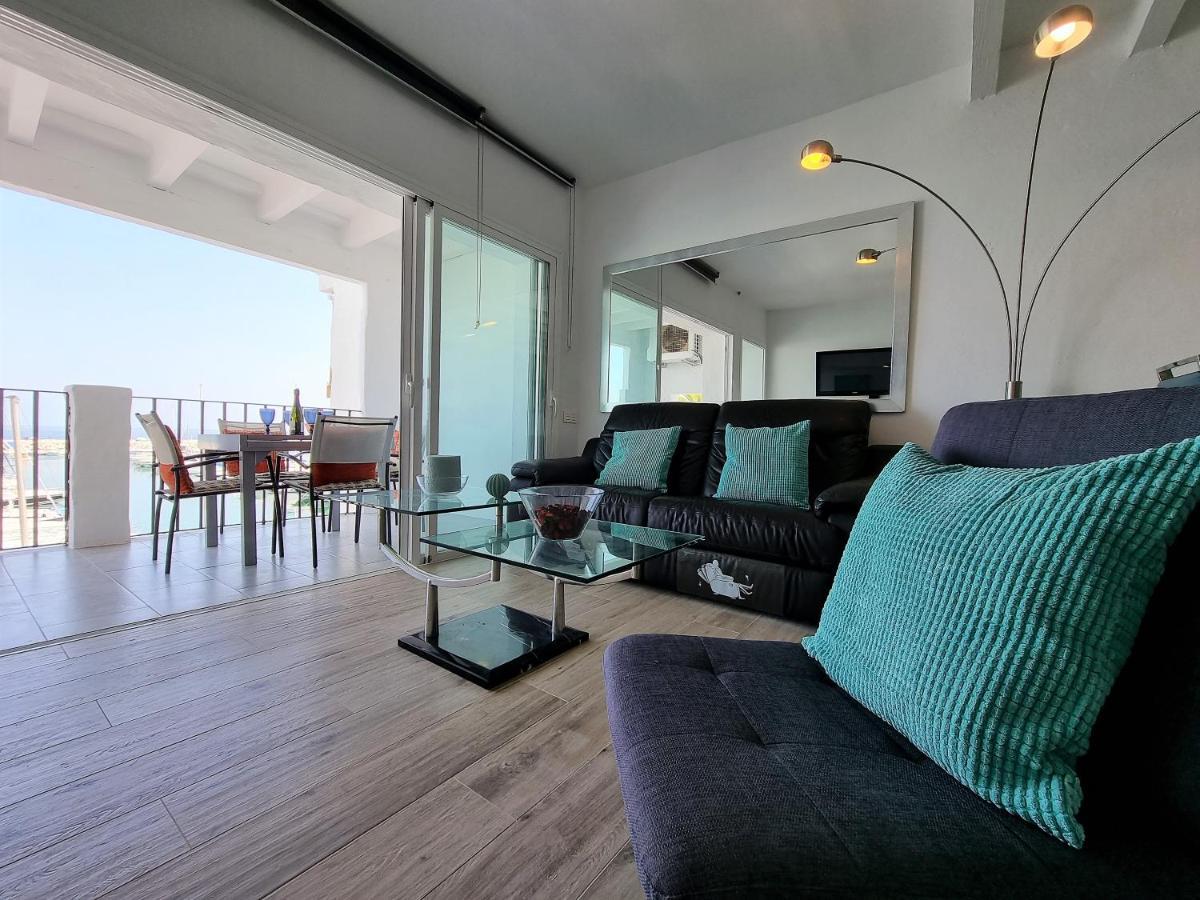 Apartment 2 Bedroom Frontline Puerto Banus Views Rdr299